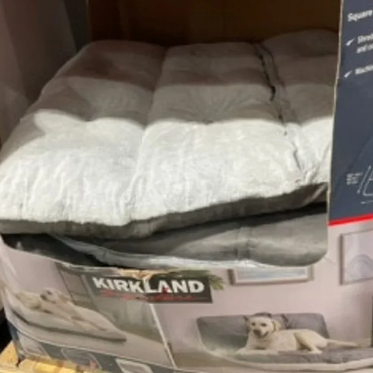 KIRKLAND SIGNATURE 사각 애견침대 106.7CM / 42"