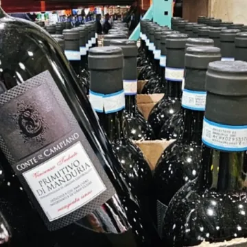 꽁떼 디 깜삐아노 프리미티보만두리아 750ML