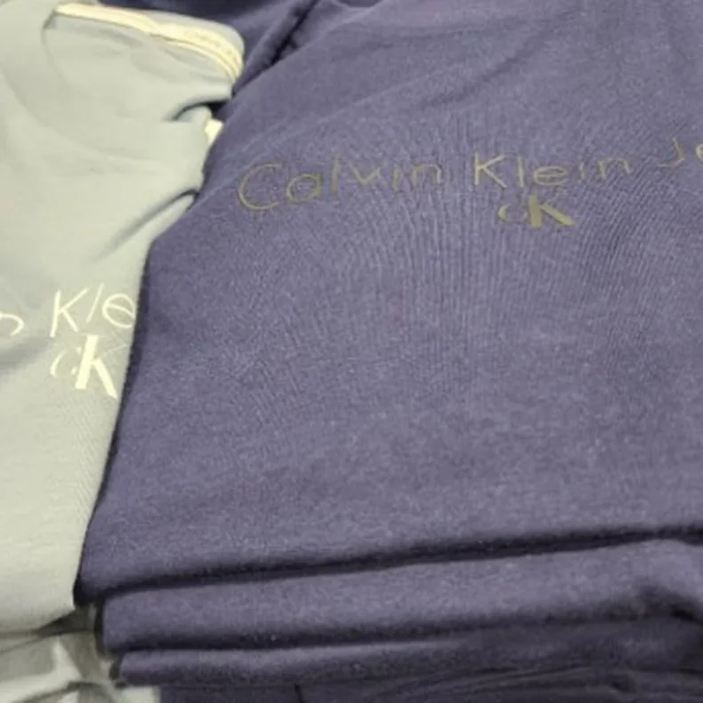 CALVIN KLEIN JEANS 반소매 티셔츠 S,M,L,XL ASIAN SIZE